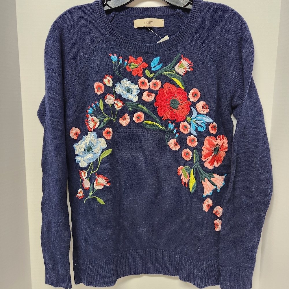 LOFT Embroidered Navy Sweater Floral sz M New